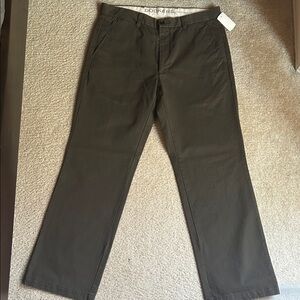 Dockers Men's Dark Olive Chinos